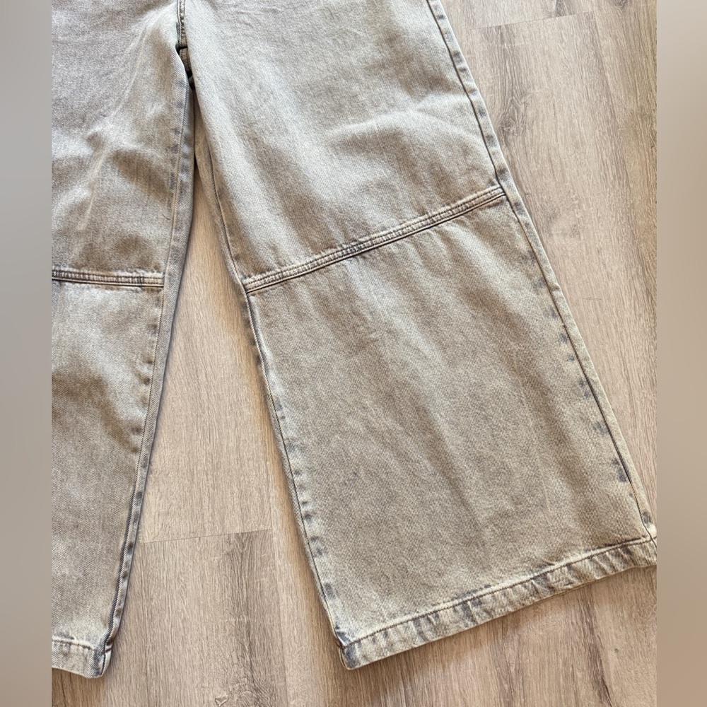 Women’s Wide Leg Jeans - Picture 14 of 16